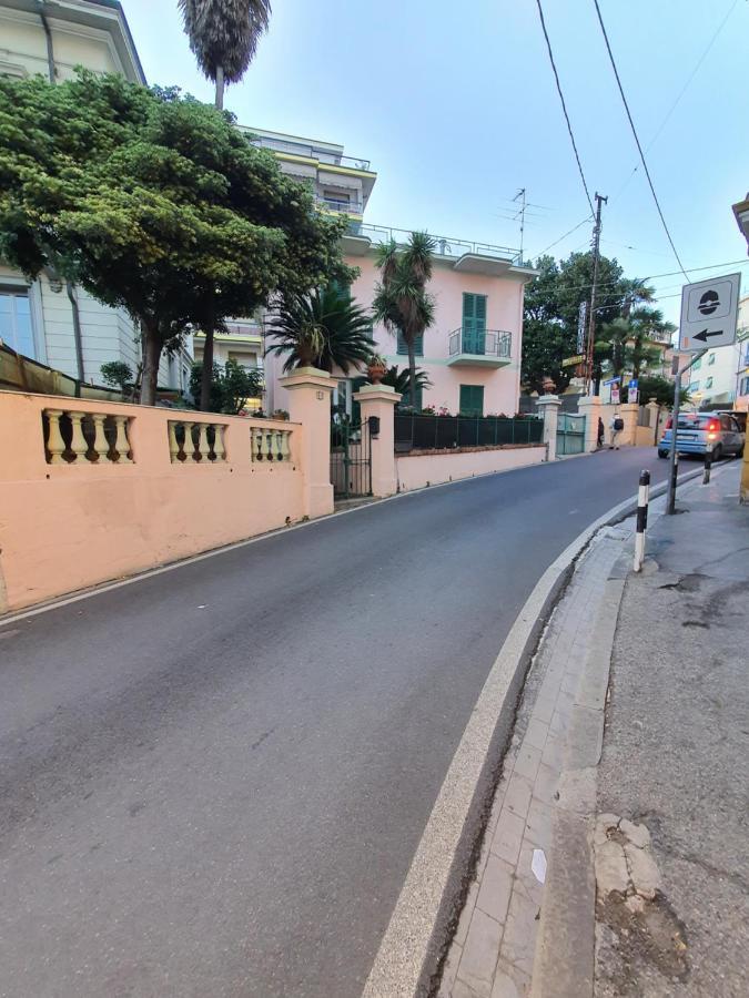 Villa Arcobaleno Rondo Garibaldi ซานเรโม ภายนอก รูปภาพ